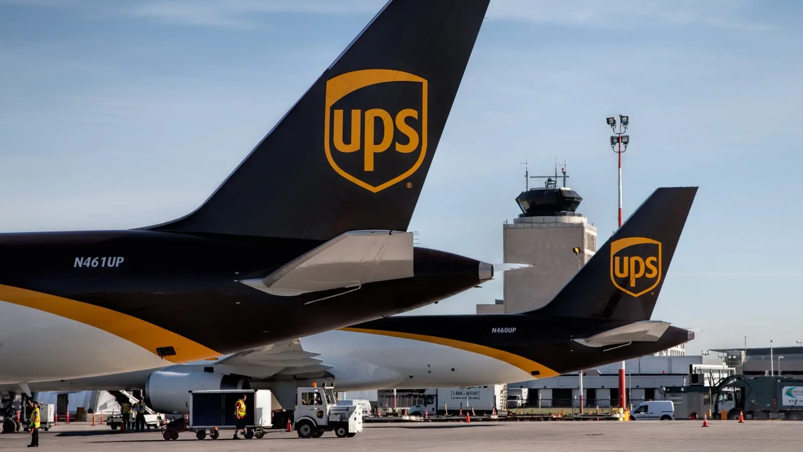 مقایسه گزینه‌های UPS برای دوربین مداربسته؛ چطور بهترین انتخاب را داشته باشیم؟