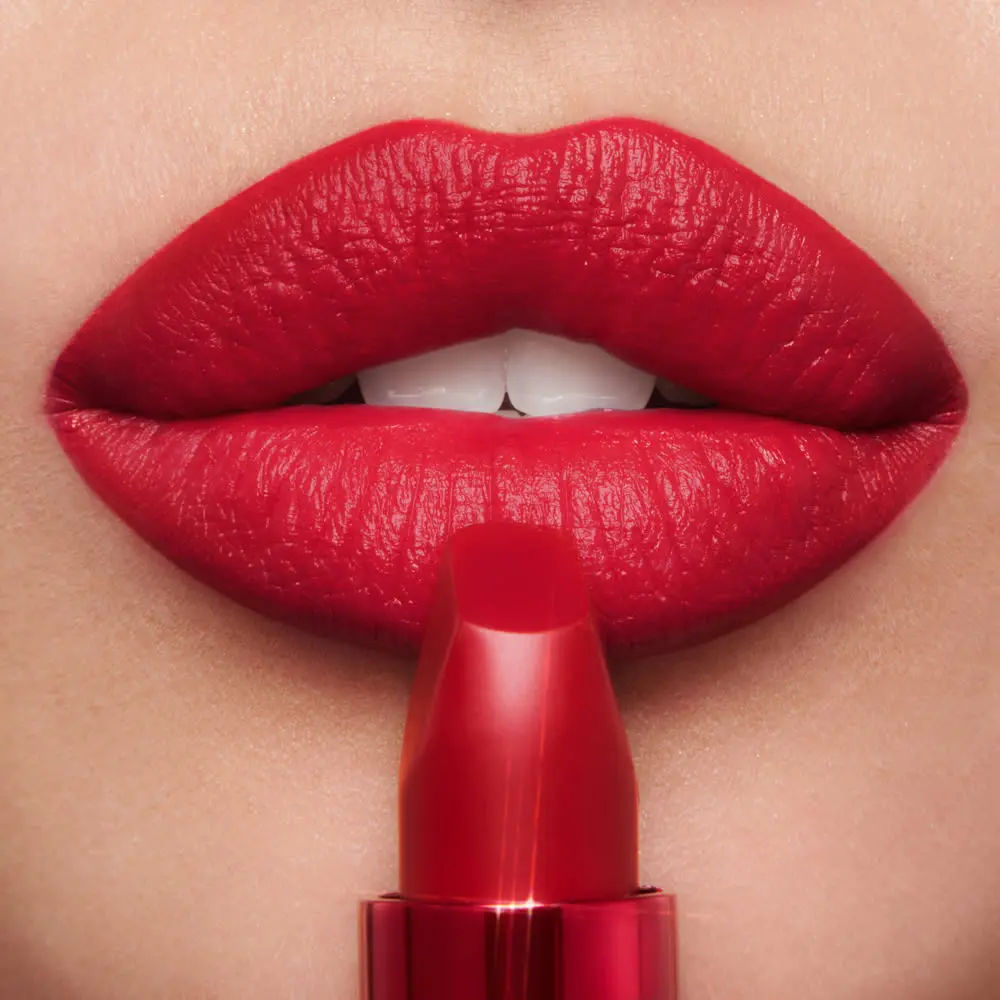 تینت لب رنگی صورتی روشن برای پوستهای روشن
