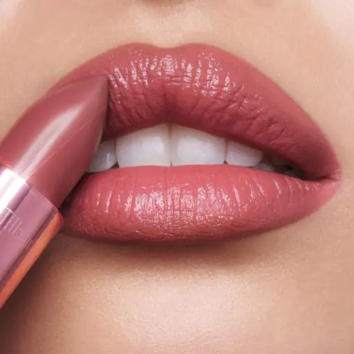 نمونه‌ای از چگونگی استفاده از فرمژه برای ایجاد حجم در چشم‌ها