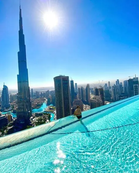 سیستم آببندی و عایقبندی استخر روی پشتبام با مصالح مدرن