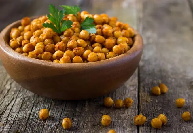 باقلا خشک خیس شده و آماده پخت