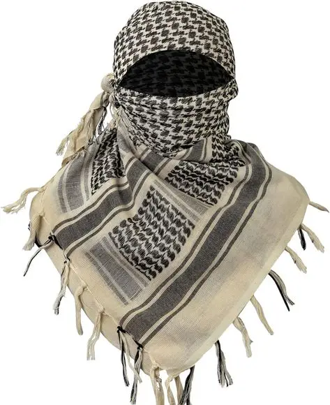 شال گردن چهارگوش با گره ساده و کلاسیک