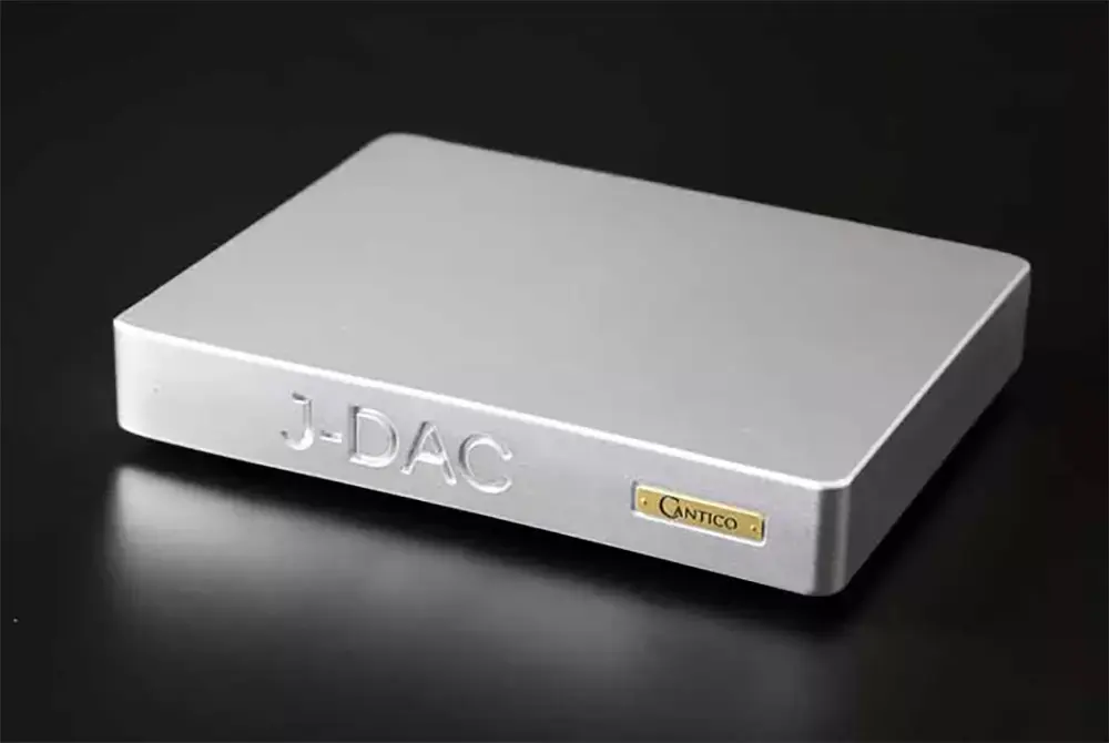 یک نمونه از سیستم صوتی خانگی با DAC داخلی