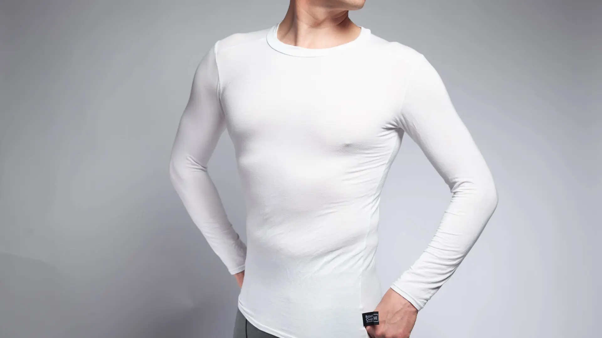زیردوشی با طراحی شیبدار برای حمام