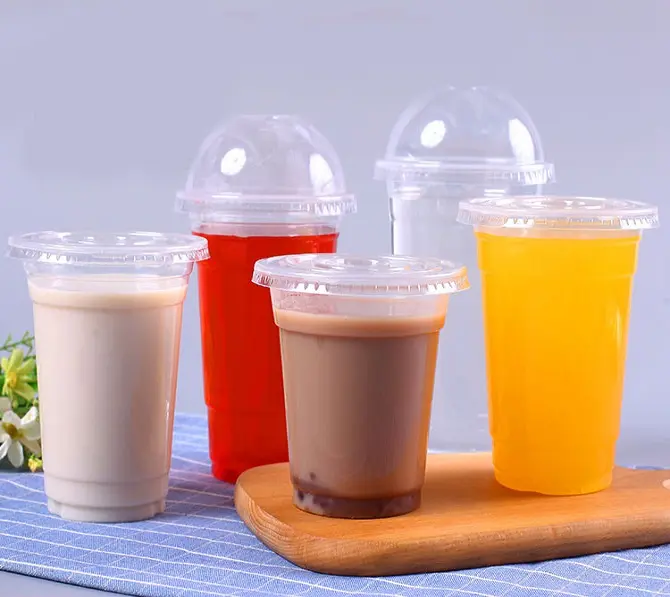 لیوان‌های پلاستیکی چندرنگ با پک و شیشه، مناسب برای نوشیدنی‌های سرد و داغ