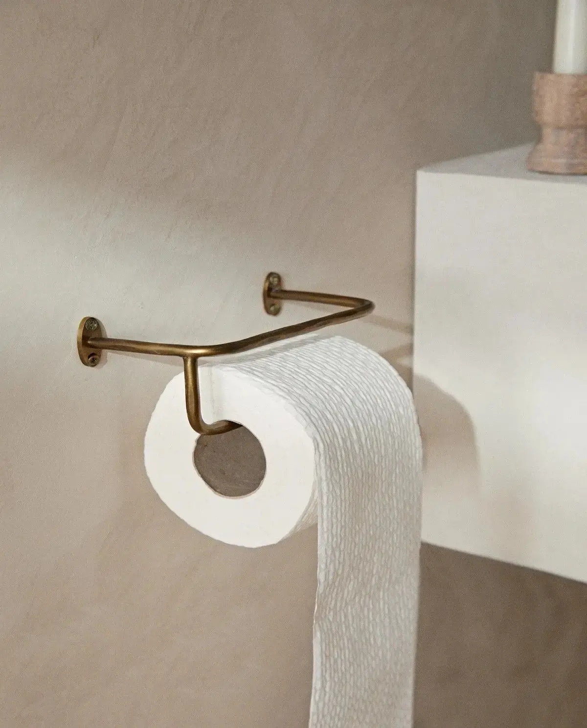 راهنمای انتخاب جا دستمال توالت؛ نکات مهمی که باید بدانید