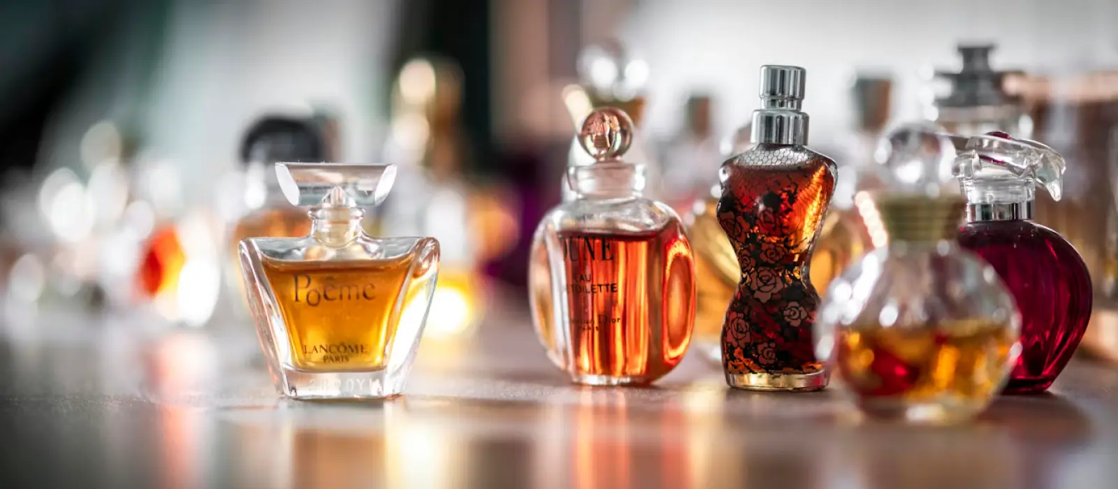 بهترین عطر شیرین زنانه؛ راهنمای کامل و کاربردی