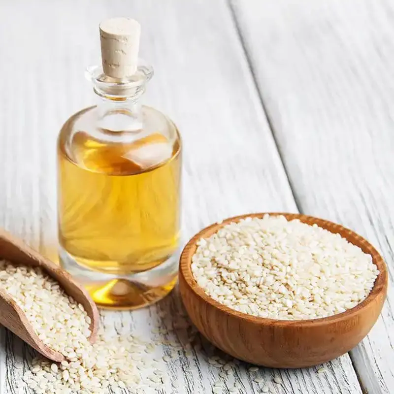 بستههای مختلف روغن کنجد با برچسبهای مختلف