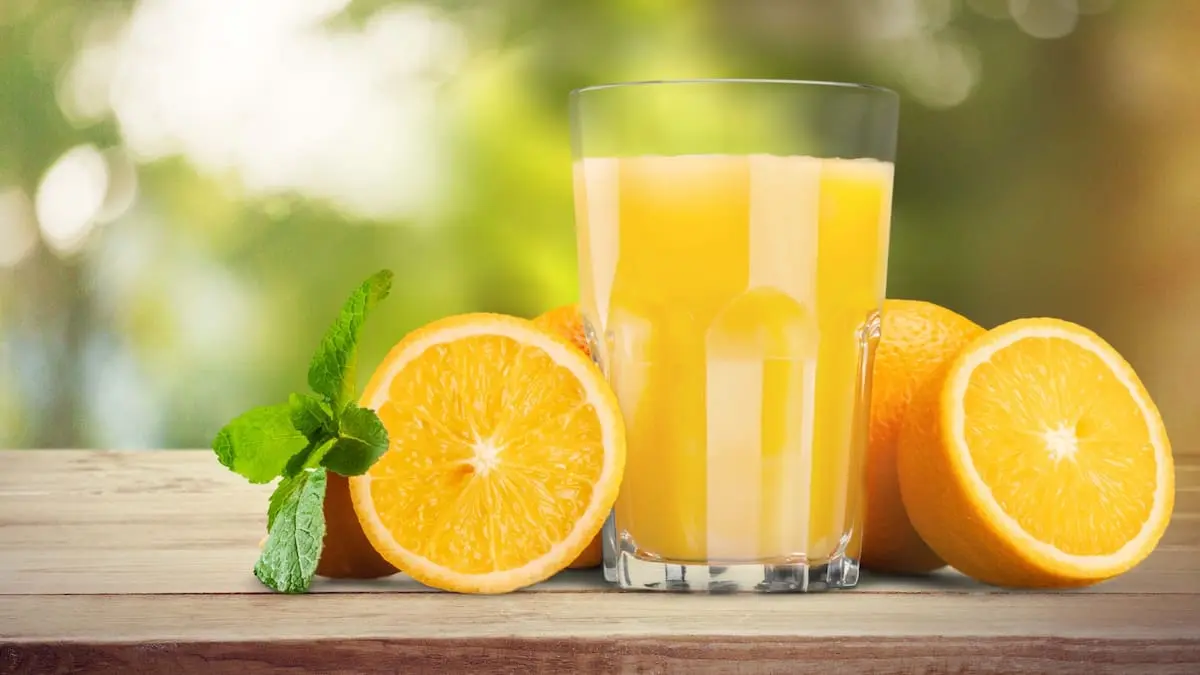 دستگاه عصارهگیری خانگی برای تهیه آب مرکبات تازه
