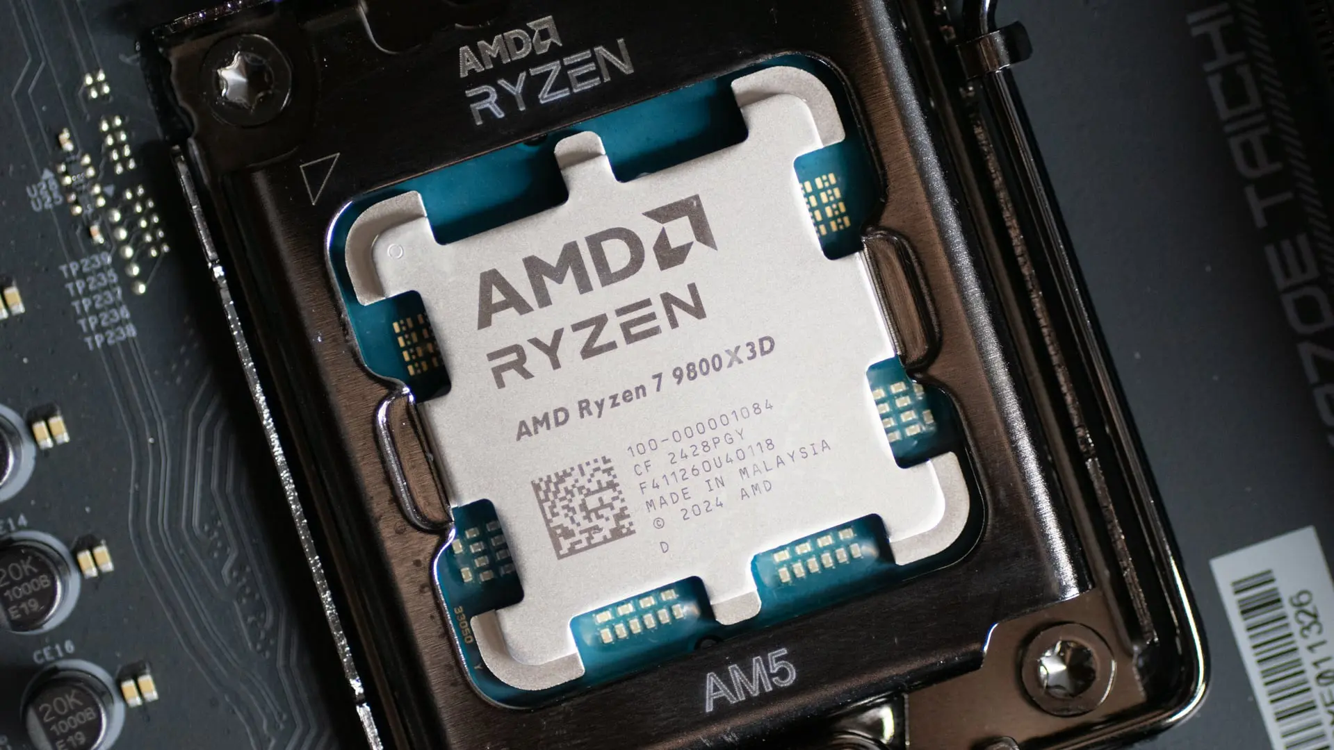 پردازنده AMD Ryzen 7 9800X3D با طراحی خاص و تکنولوژی 3D V-Cache