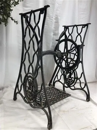 پایه چرخ خیاطی با طراحی ضد لرزش برای کارهای دقیق و طولانی مدت