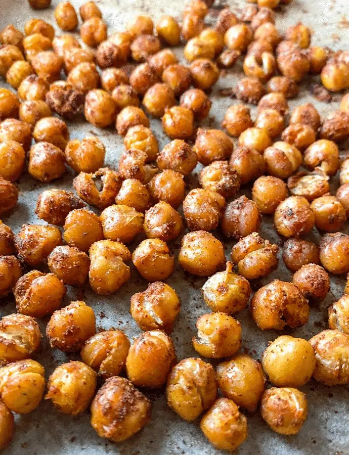 نخود آبگوشتی پخته شده در غذاهای سنتی ایرانی
