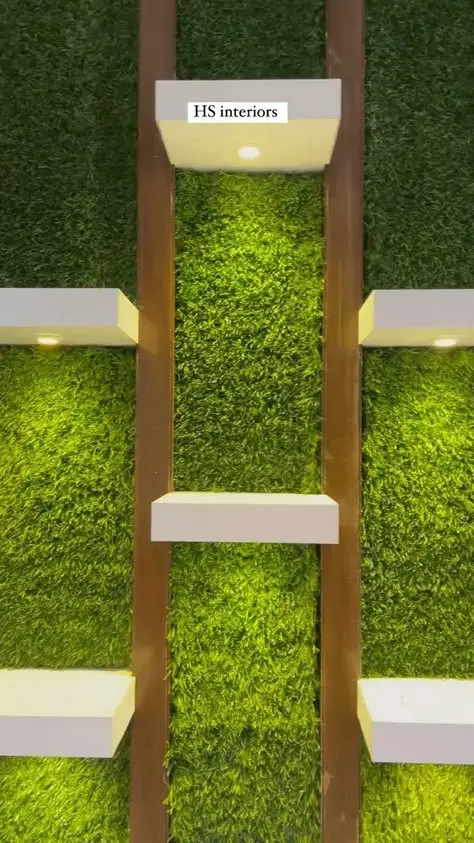 نمونهای از چمن دیواری زنده با گیاهان کوچک و سبز