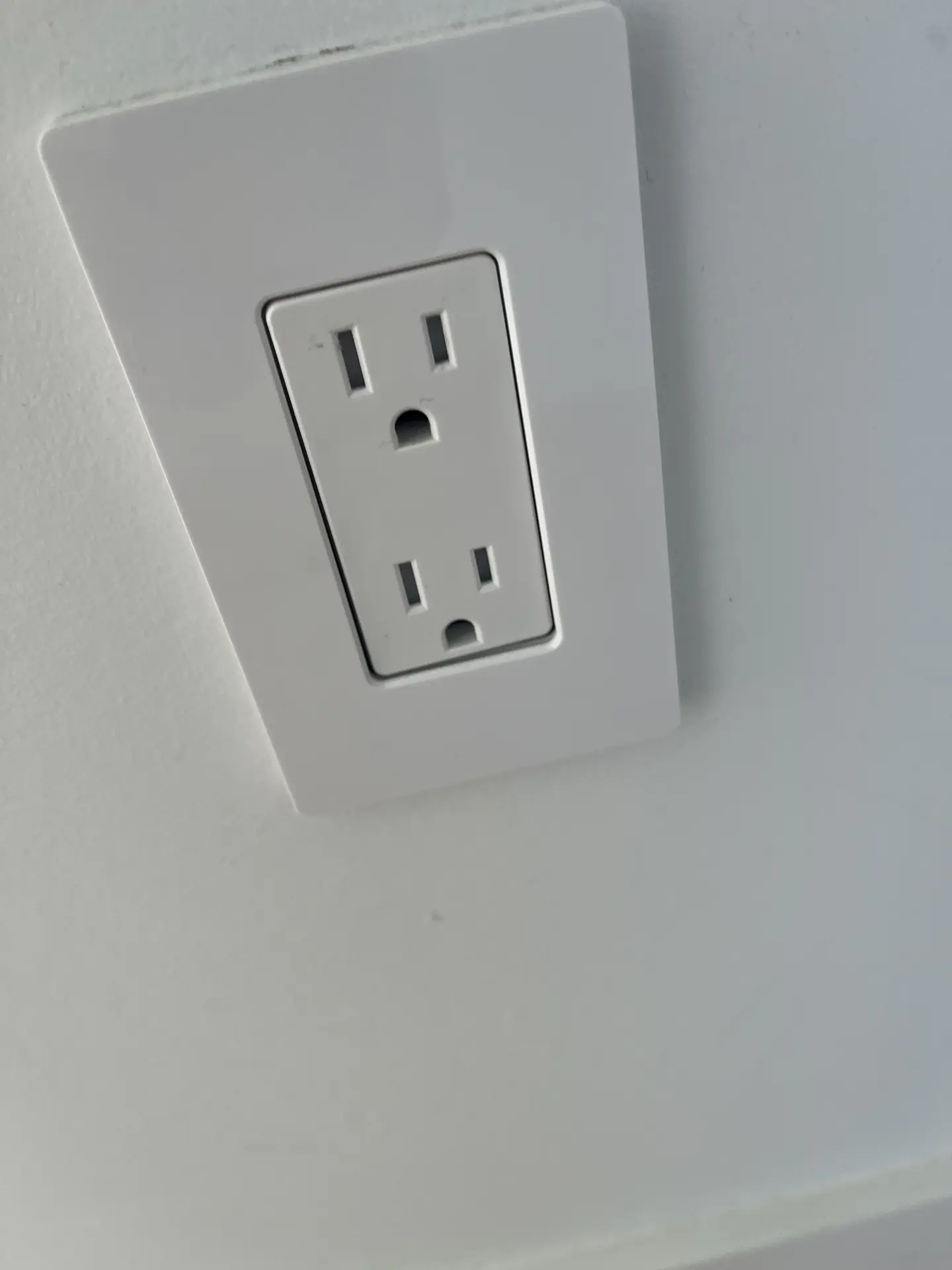 خرید پریز توکار؛ راهنمای انتخاب برای میز و کابینت به زبان ساده