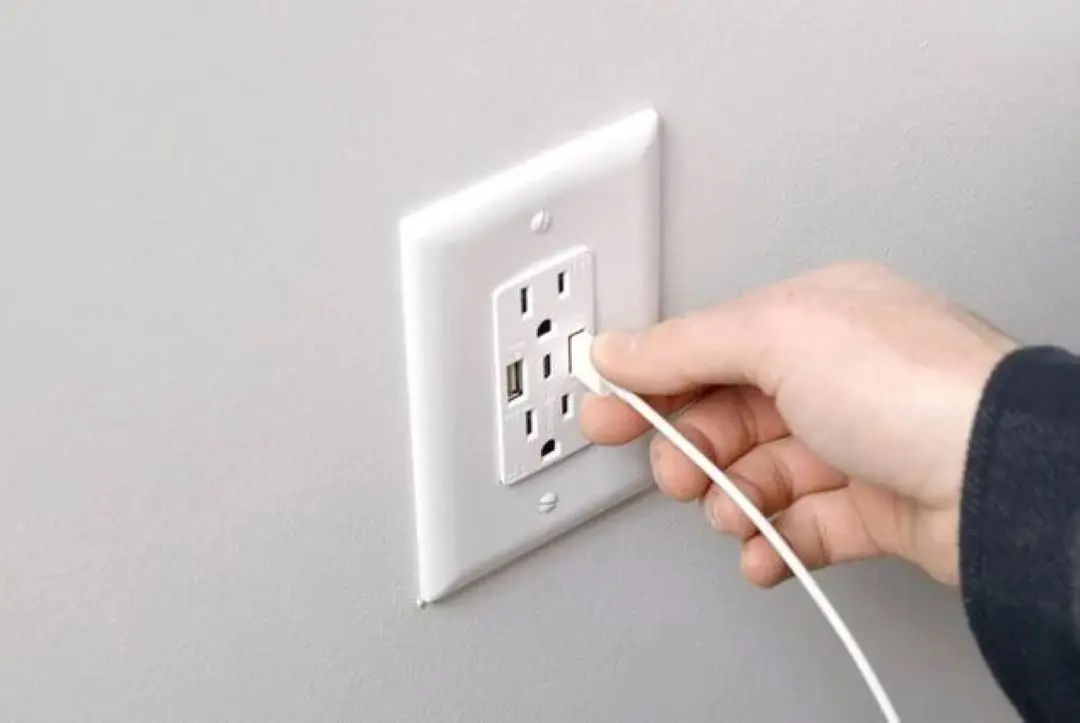 نمونه انواع پریزهای USB شامل Type-A، Type-B و Type-C