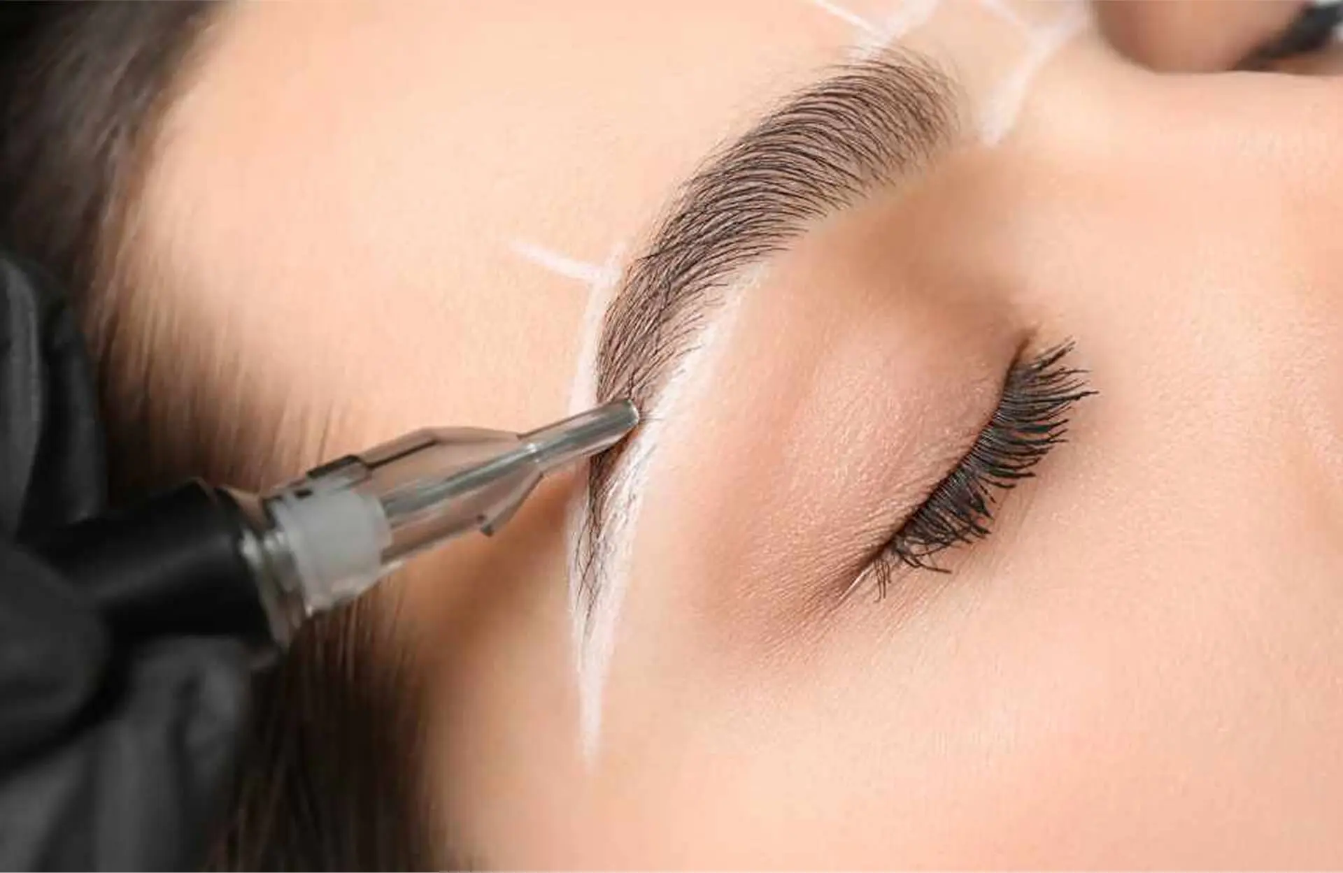 مراحل اعمال ماژیک دائمی با استفاده از ابزارهای دقیق