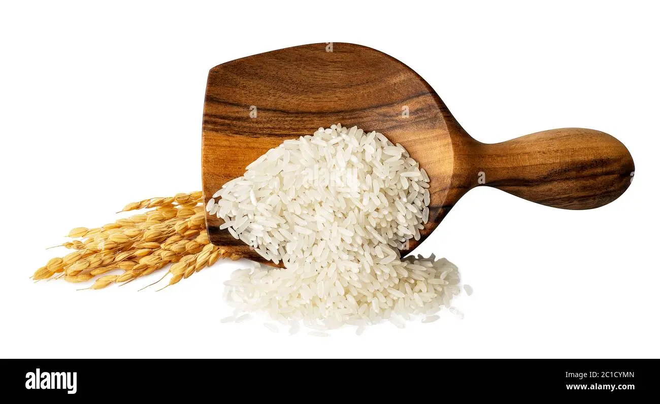 پیمانه چوبی برنج با برنج داخل آن