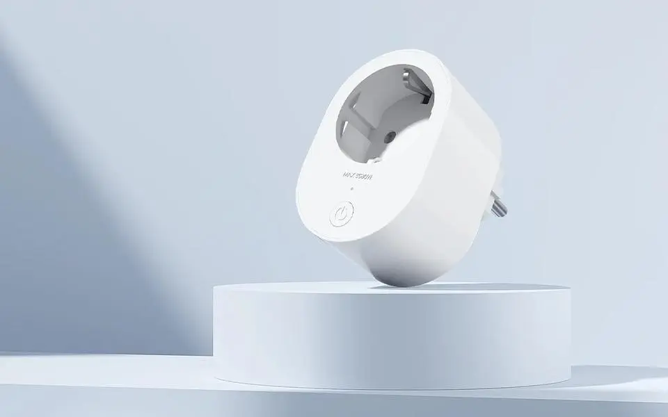 نمونهای از پریز هوشمند Xiaomi با طراحی ساده و کاربردی
