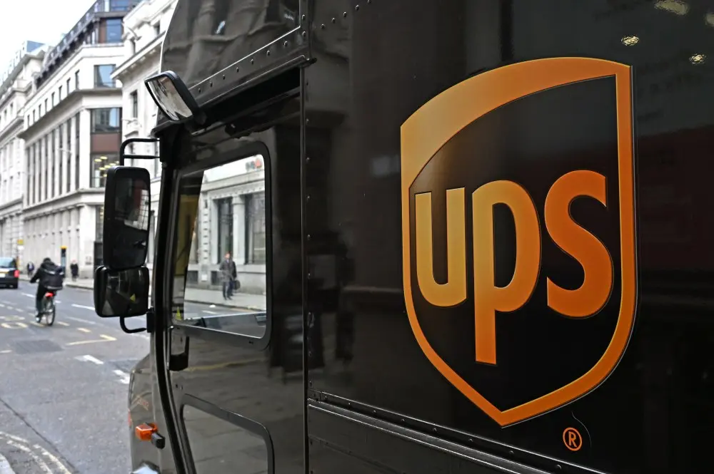UPS ساختمان چیست و چه تفاوتی با ژنراتور برق دارد؛ پاسخ به پرسش‌های مهم