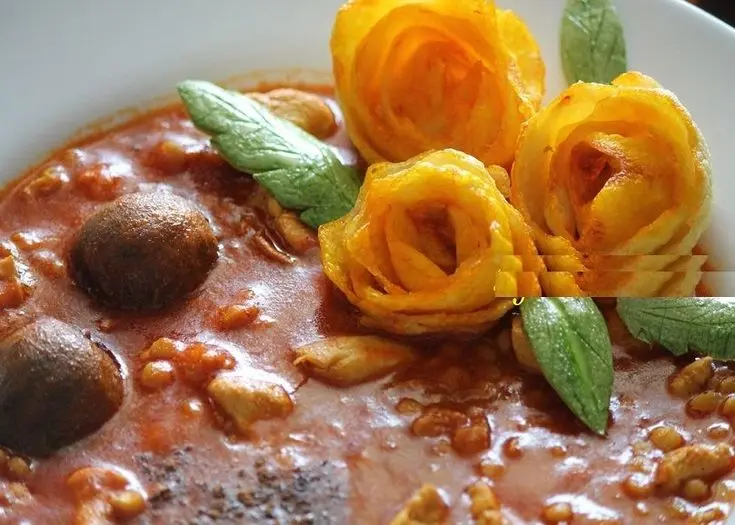 طرز تهیه قیمه مجلسی خوش‌رنگ و خوش‌طعم؛ راهنمای کامل و کاربردی