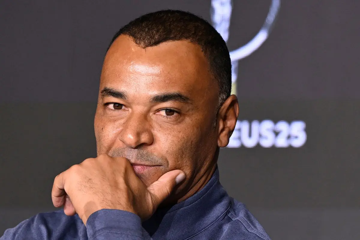 کافو در مراسمی بینالمللی فوتبال با حضور دیگر ستارگان این ورزش