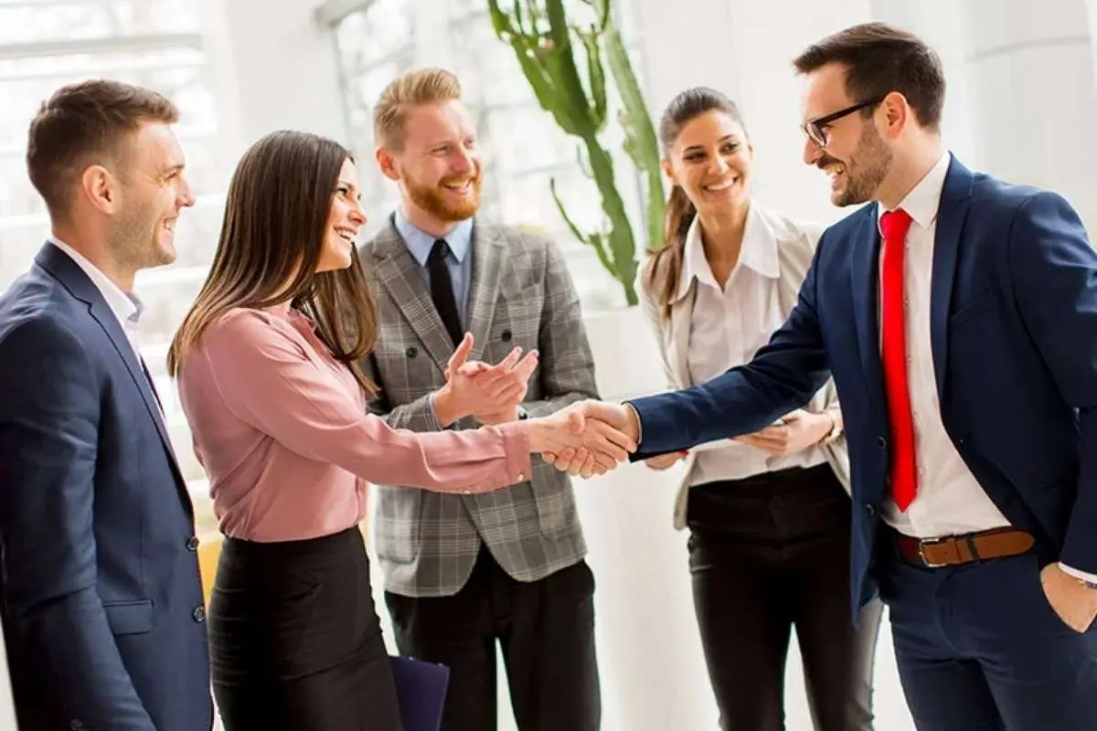 مذاکره با مشتریان سخت‌گیر نیازمند استراتژی و مهارت است