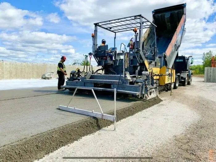 بتن غلتکی چیست و چه تفاوتی با بتن معمولی دارد؛ راهنمای کامل و کاربردی