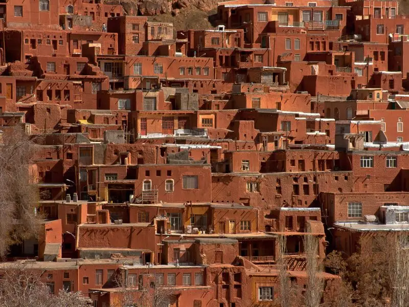 روستای ابیانه؛ آنچه درباره راهنمای سفر به روستای سرخ ایران باید بدانید