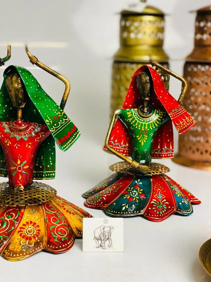 نمونهای از محصولات سنتی دستساز با جزئیات ظریف و مواد طبیعی