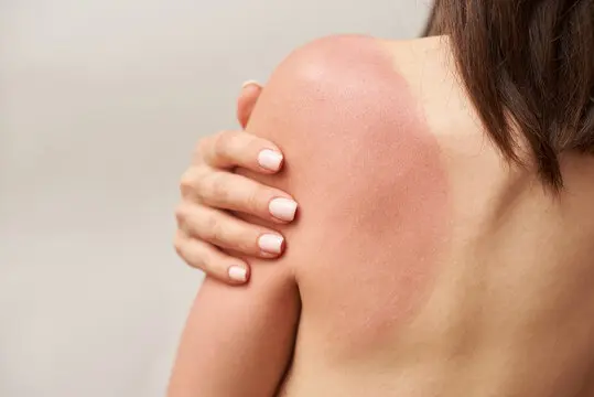 یک روزنامه سلامتی با ثبت علائم مختلف توسط یک فرد