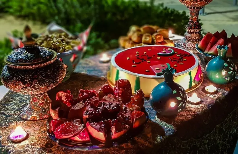استفاده از برگهای درختان و میوههای زمستانی در دکوراسیون شب یلدا