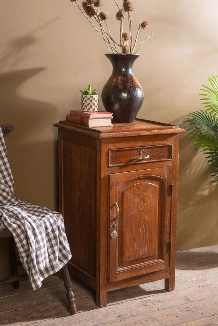 کابینت چوبی مدرن در آشپزخانه با طراحی ساده و خطوط تمیز