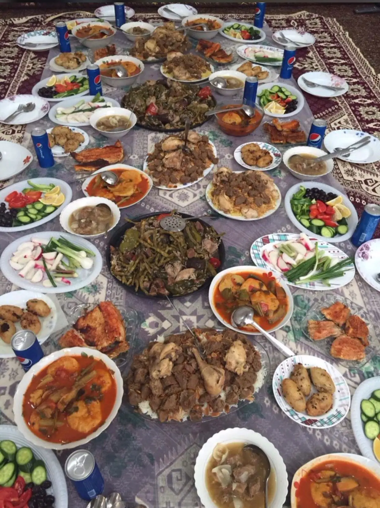 دولمه کردی با برگ‌های گندم و گوشت داخل لوله
