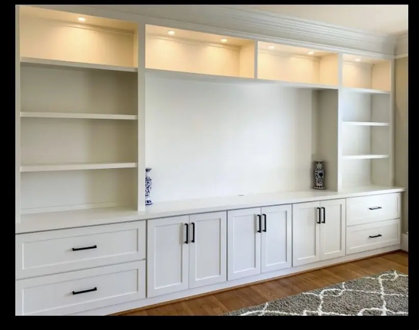مقایسه بین صفحه کابینت سنگ طبیعی و مصنوعی با نمونه‌های مختلف