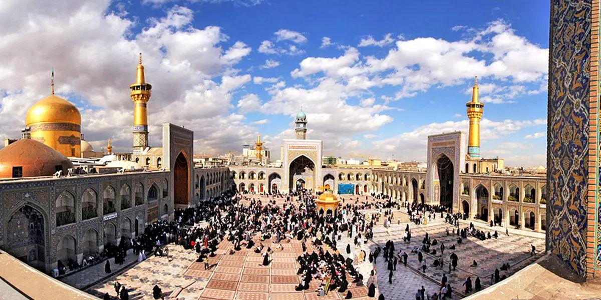 بازار سنتی مشهد با معماری سنتی و فروشگاههای محلی