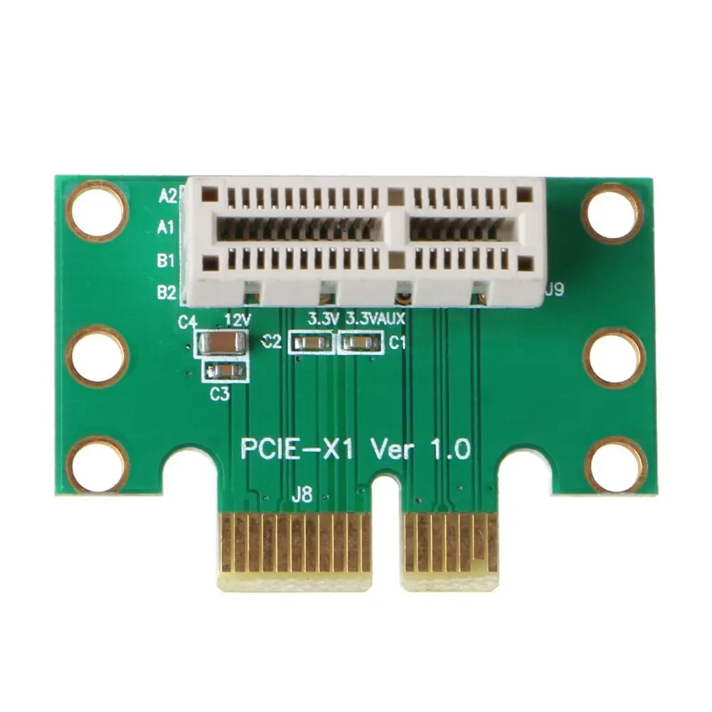 نمای نزدیک یک SSD NVMe متصل به مادربرد با پورت PCIe