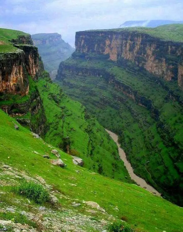 قلعه تاریخی سنندج با معماری سنتی و زیبایی تاریخی