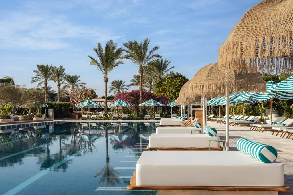 Resort چیست و چه تفاوتی با هتل دارد؛ راهنمای ساده برای شروع