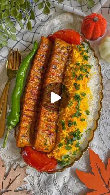 قیمه مجلسی سرو شده در ظرف بزرگ و زیبا