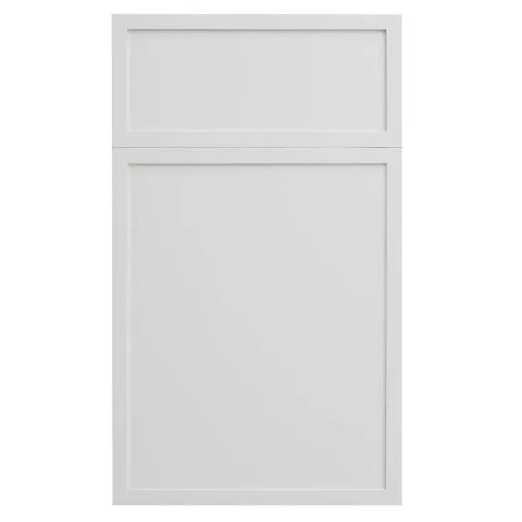 کابینت سفید با جزئیات چوبی در یک اتاق نشیمن