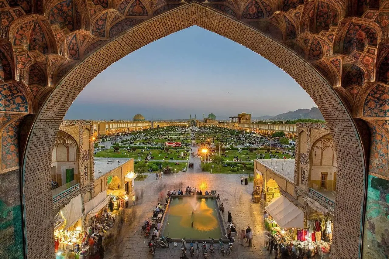 شیرینی سنتی اصفهان با طراحی زیبا و مواد طبیعی