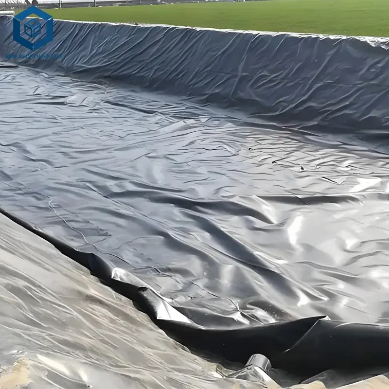 لایه ژئوممبران HDPE با ضخامت ۱٫۵ میلیمتر در پروژه آببندی مخزن
