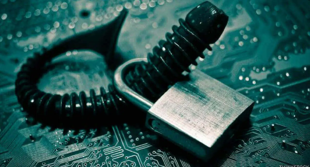 کرم کامپیوتری چیست و چگونه بدون دخالت کاربر منتشر می‌شود؛ راهنمای ساده برای شروع