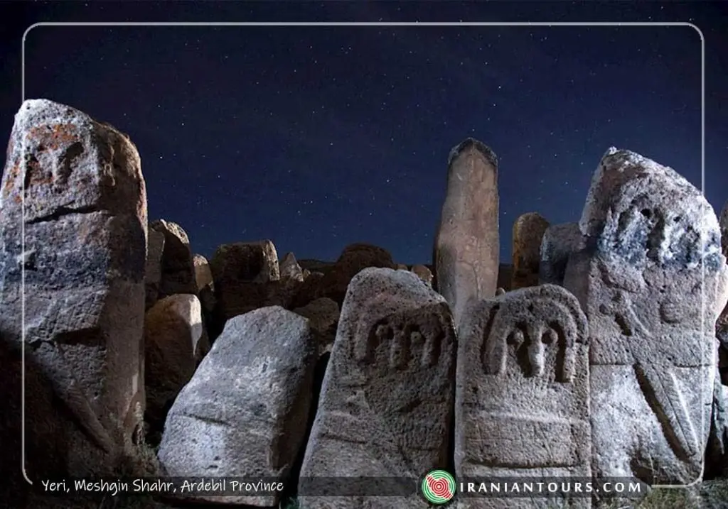 منظره شهری اردبیل با معماری سنتی و خیابان‌های بکر