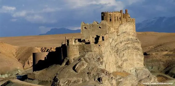 کاخ عالی‌قاپو؛ شاهکار معماری صفوی به زبان ساده