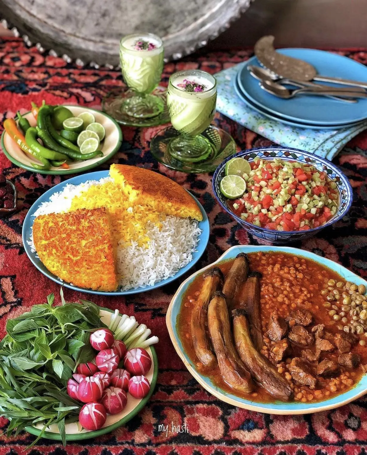 غذاهای سنتی یزد با استفاده از سبزیجات و ادویههای محلی