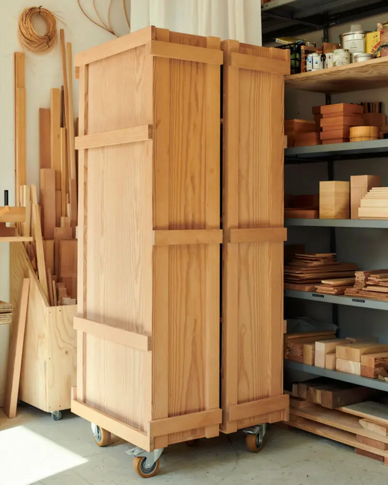 کابینت چوبی با طراحی نوآورانه و قابل جابجایی