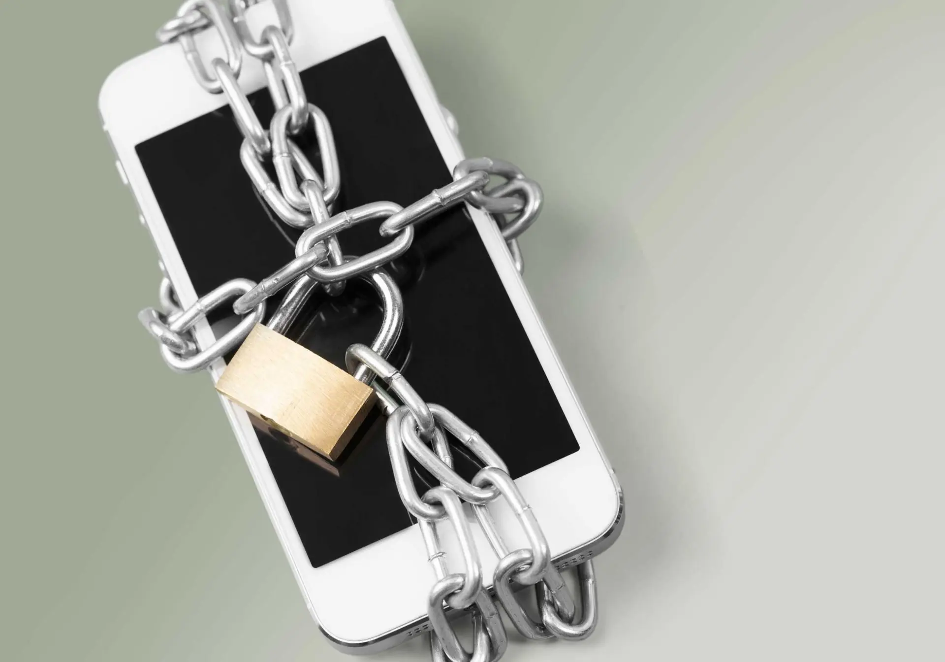 موبایل با سیستم عامل بهروز برای افزایش امنیت