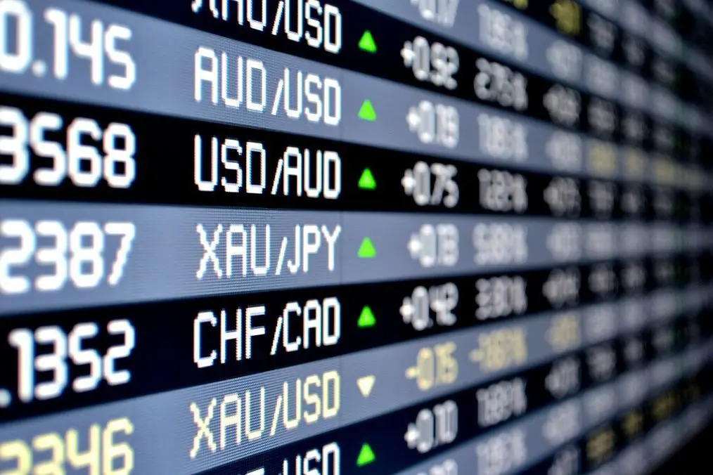 نمودار نوسانات ارز در بازار فارکس با گرافیک رنگی