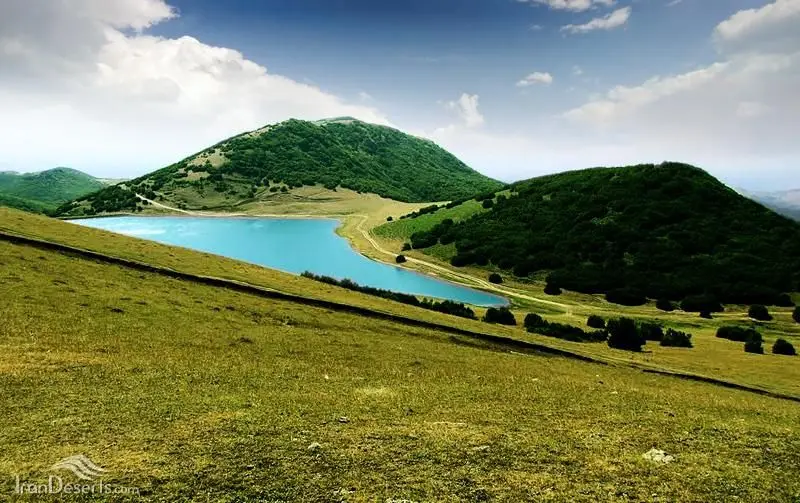 منظره کوهستان سبلان با برف و طبیعت کوهستانی اردبیل